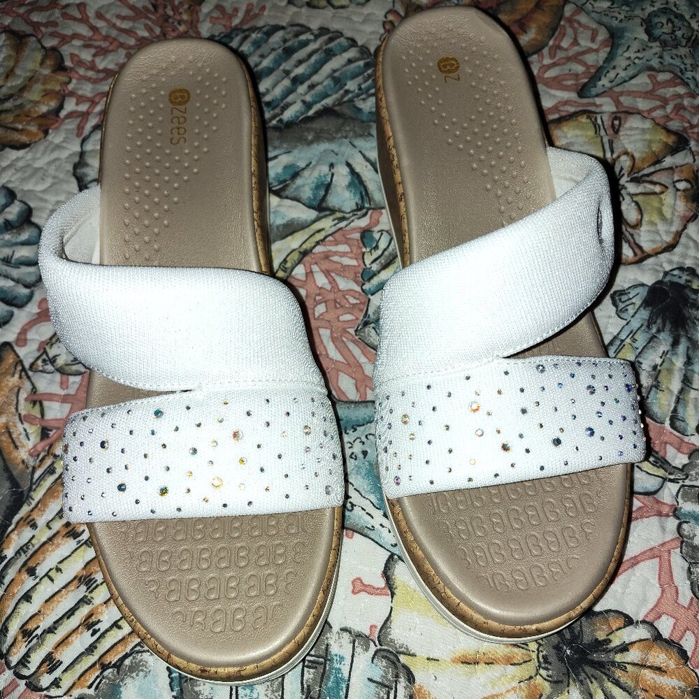 Bzees size 10 white sandals